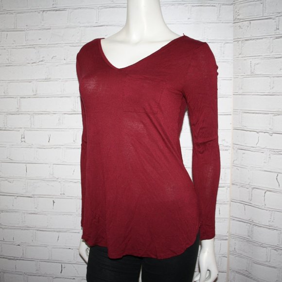 🍷🧶 Pink Republic · Deep Red Long Sleeve Tee · Size Small - Picture 1 of 5